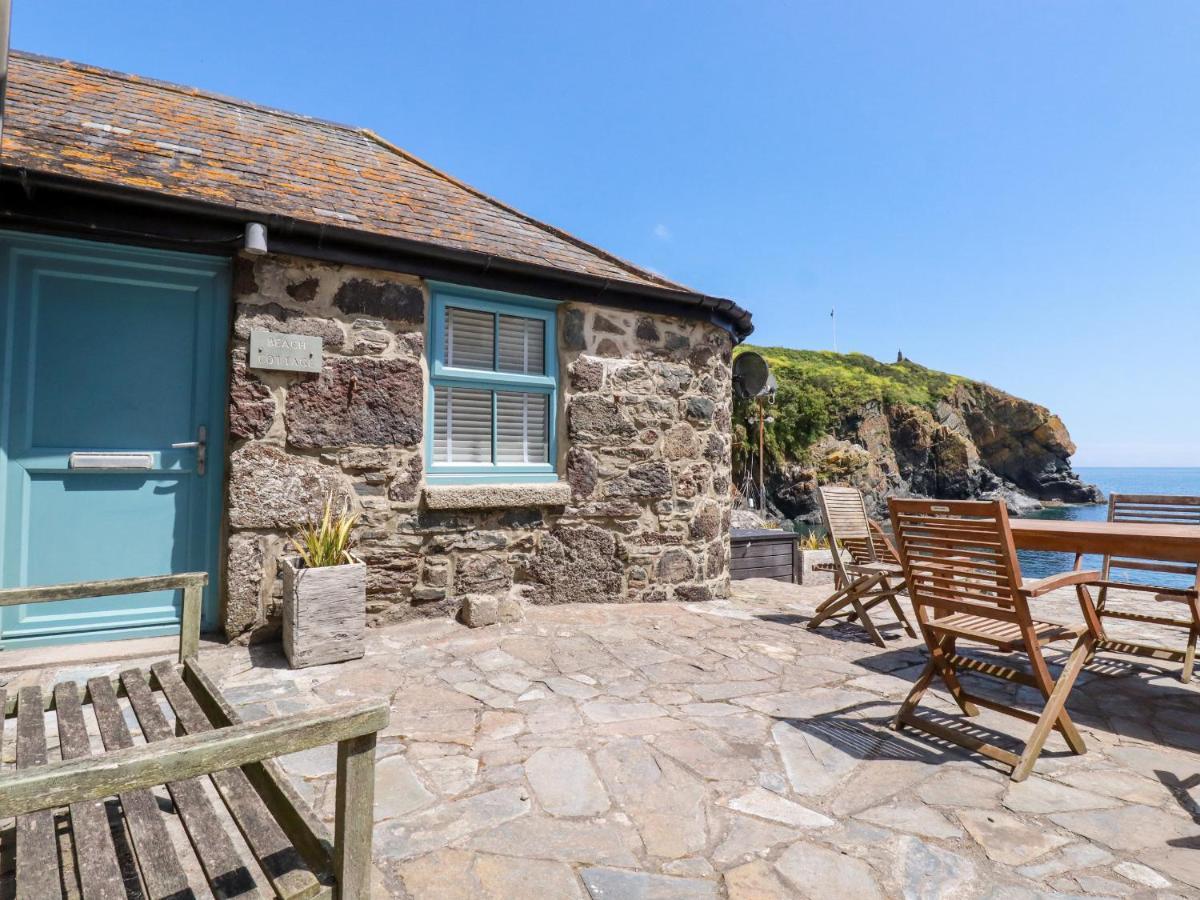 Beach Cottage Хелстън Екстериор снимка