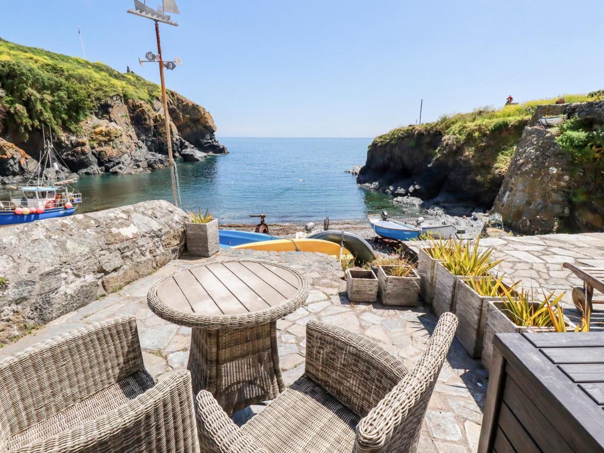 Beach Cottage Хелстън Екстериор снимка